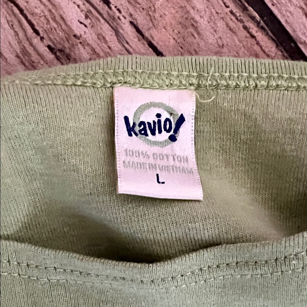 Stylish Green Tank Top with Tie-Up Shoulders - Picture 2 of 3